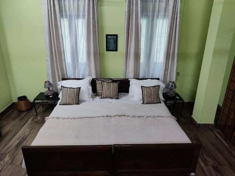 The Nook Rooftop Condo And Garden Guwahati Exterior foto